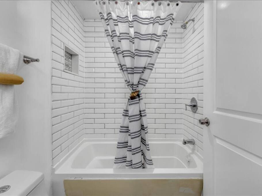 וושינגטון Quaint 3/2.5 Home In Fort Dupont מראה חיצוני תמונה